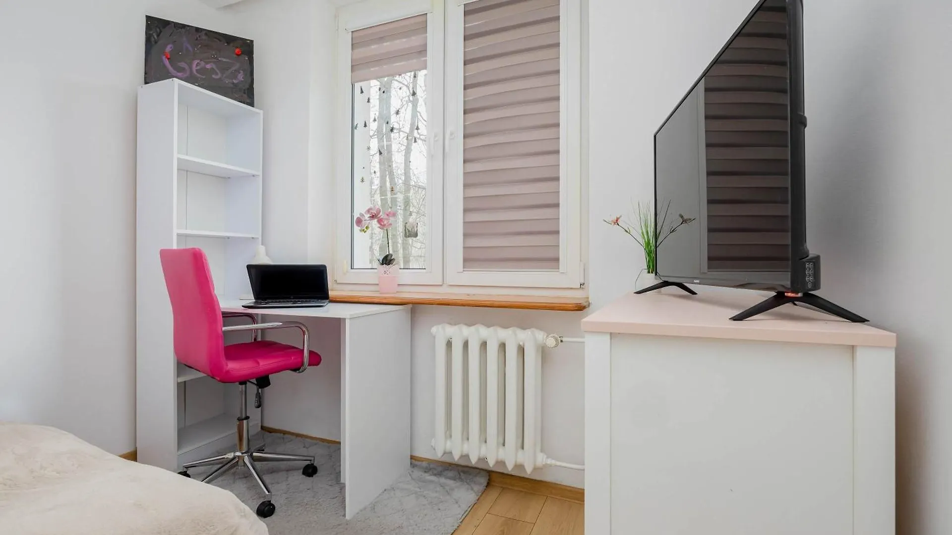 Cosy & Bright Apartment With Parking By Noclegi Renters Warsaw