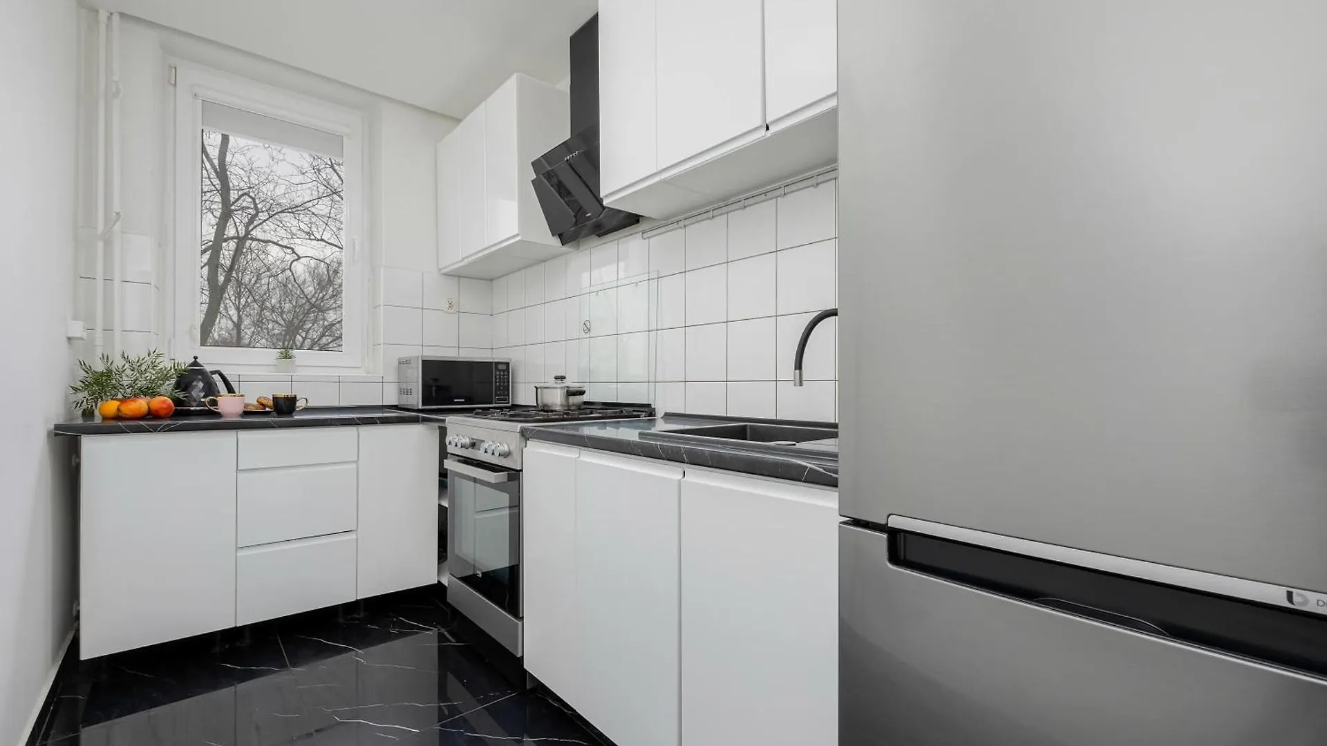 Cosy & Bright Apartment With Parking By Noclegi Renters Warsaw